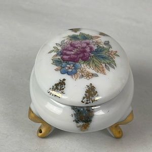 Vtg Tiny Oval Footed Floral Porcelain Trinket Box Japan white gold purple vanity